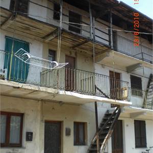 Semi Detached House for Sale in Cureggio