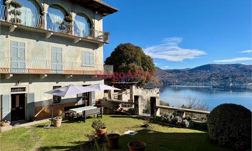 Splendido attico vista lago