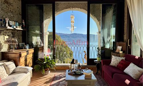 Splendido attico vista lago